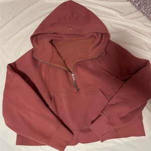 Lululemon half size cropped scuba